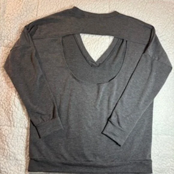 CXO Woman's size small grey V-neck sweater with back cutout - Picture 2 of 3